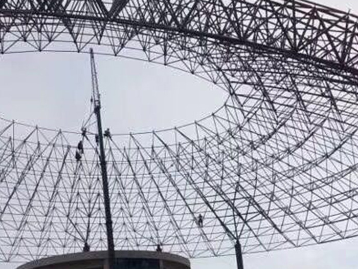 江阴篮球馆球形网架厂家价格