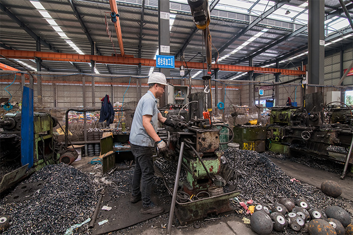 江阴网架配件-螺栓球加工车间