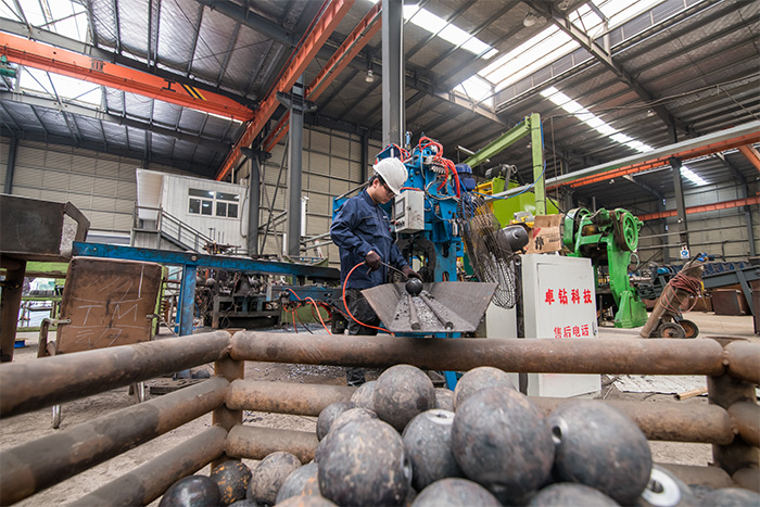 江阴网架配件-螺栓球加工车间